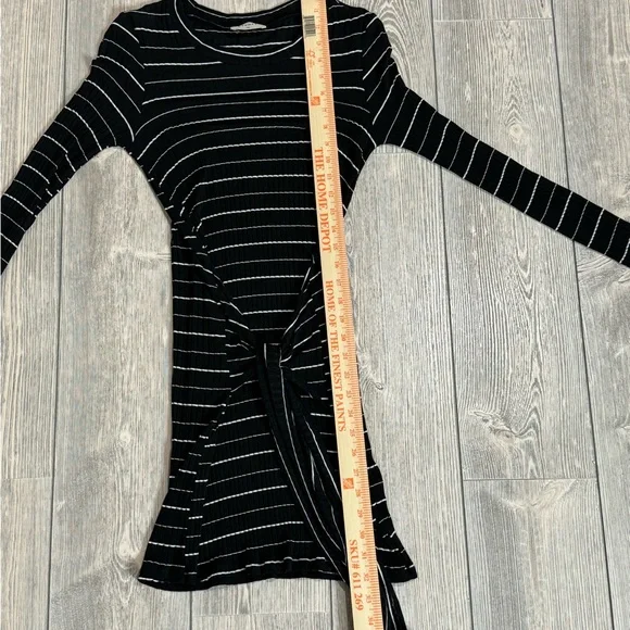 Every Black with White Stripe Ribbed Bodycon Tie-Wrap Dress Size Medium Mini - Picture 4 of 8